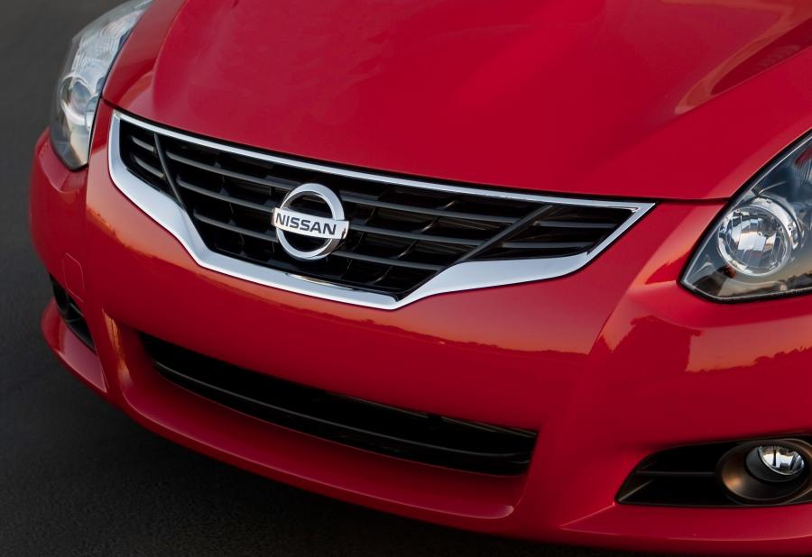 Детали экстерьера Nissan Altima Coupe (U32) 2008 года  (фото 44 из 54)